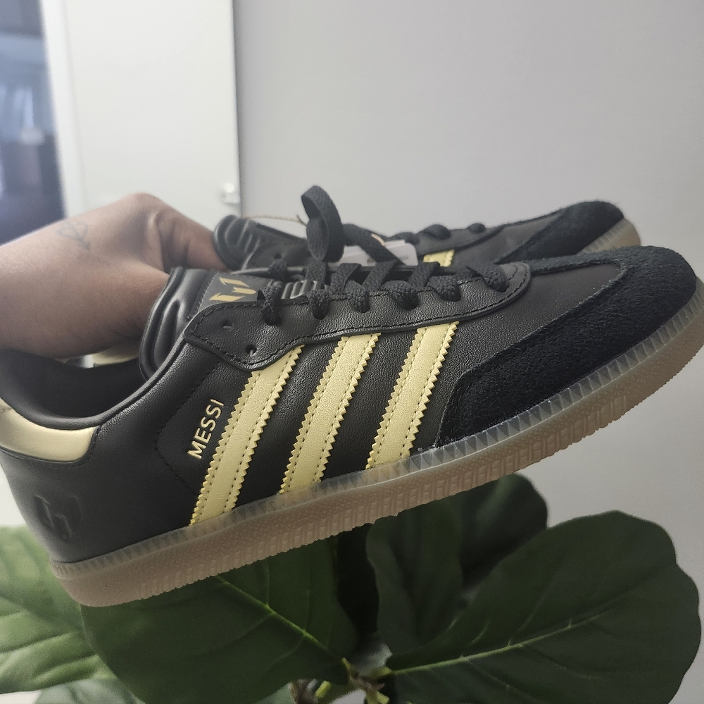 NWT ADIDAS SAMBA MESSI